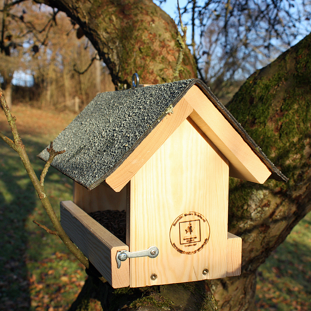 Großes Vogel-Futterhaus
