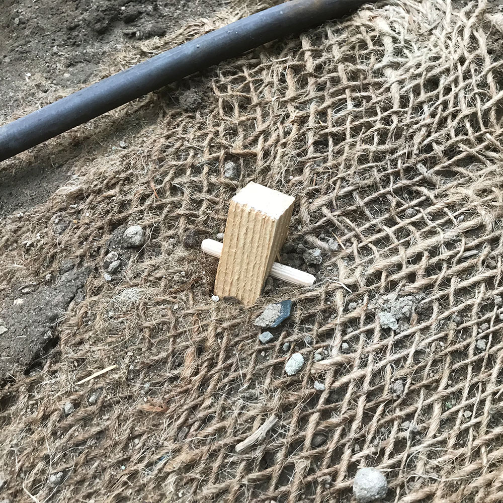 Holzpflock für Böschungsmatten