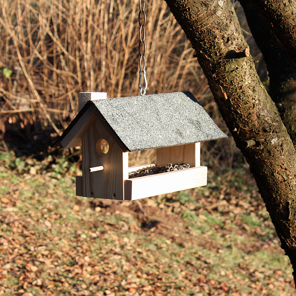 Großes Vogel-Futterhaus